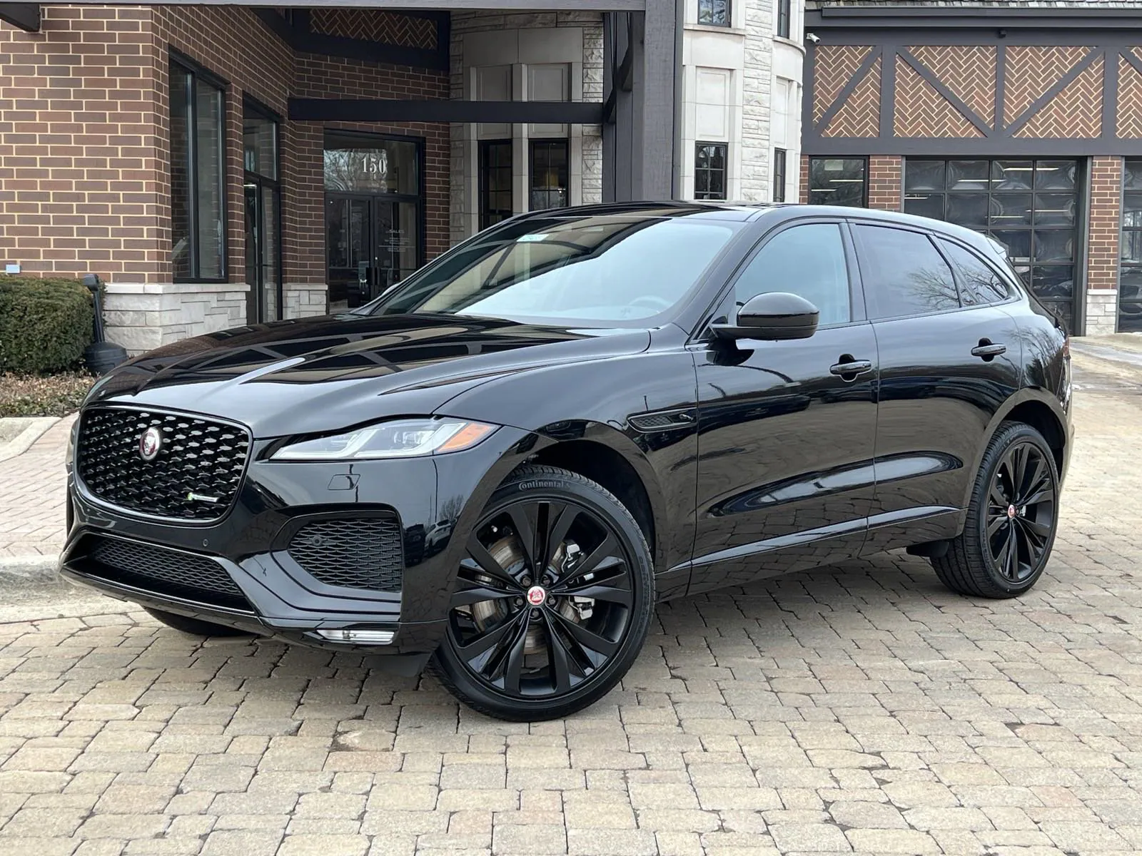 Jaguar_F_Pace_2023